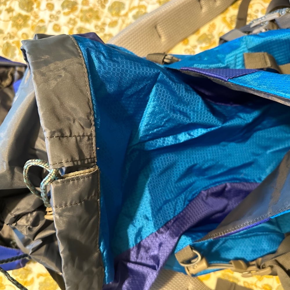 Backpacking pack - Picture 4 of 7